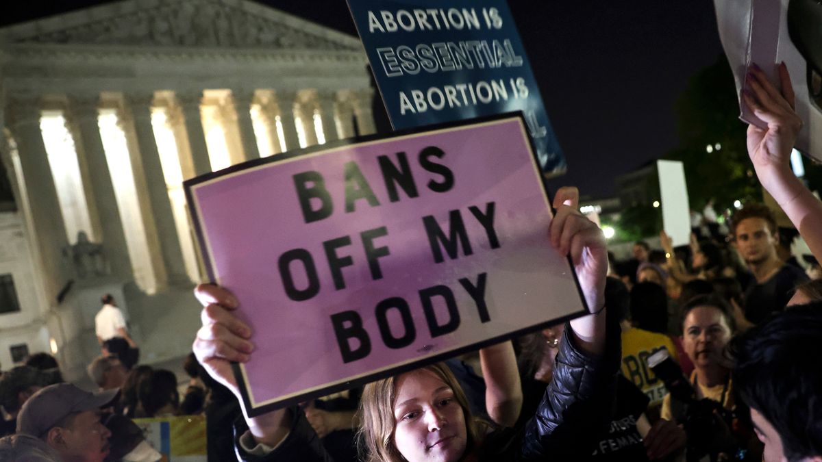 Read more about the article What Should Christians Know about the Possible End of Roe?